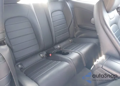 2017 Mercedes-Benz C 300 4Matic z USA, uszkodzony, nr VIN WDDWJ4KB2HF488590